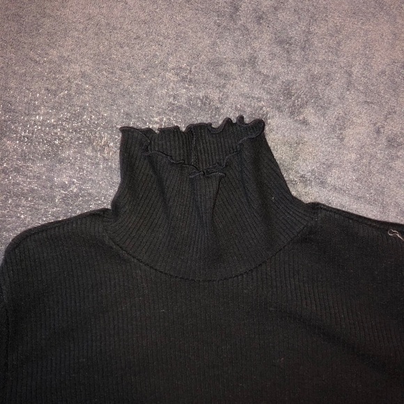 SUNDAY BEST CROPPED TURTLENECK - Picture 3 of 6
